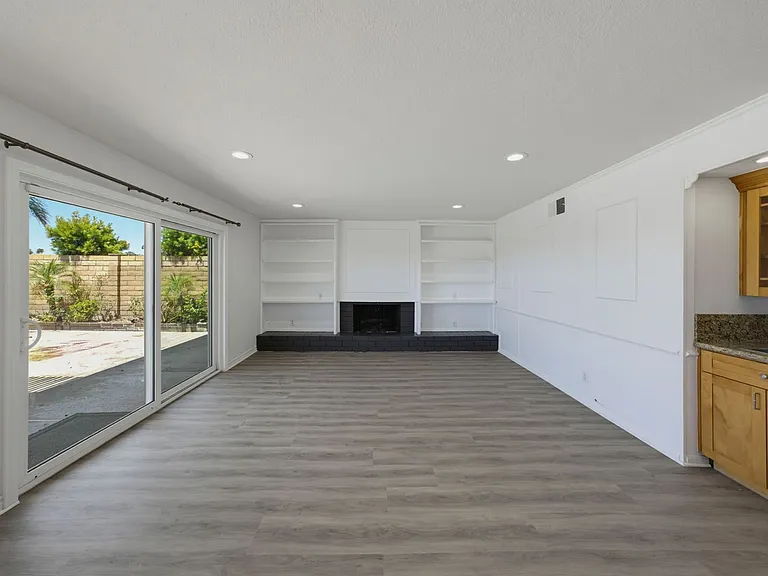 1038 Rimwood Dr — Photo 35