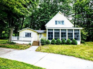 5977 E Pakes Rd, Crystal, MI 48818