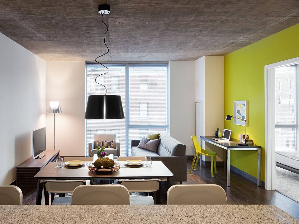 1st image of 615 W Jackson Blvd #714