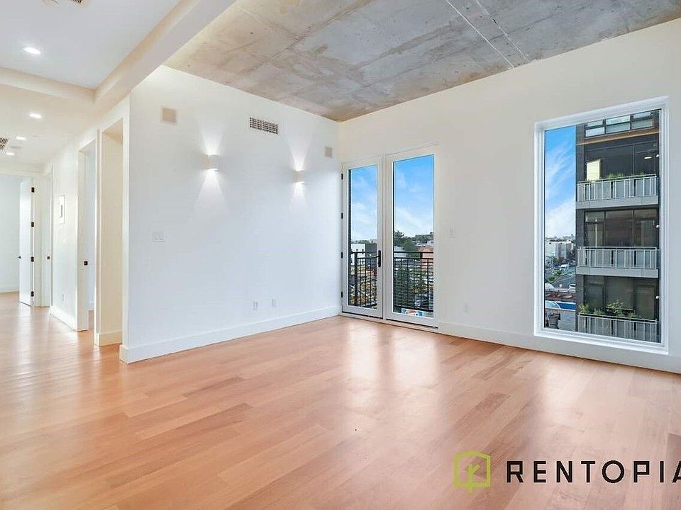 1st image of 215 Green St #6M