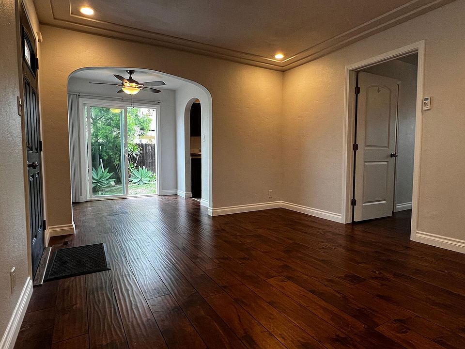 1st image of 11305 Califa St