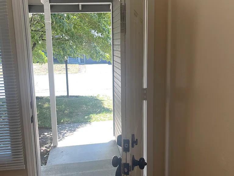 11252 NE 131st Ln — Photo 3