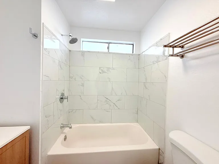 432 N Kingsley Dr. — Photo 13