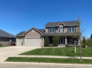 3398 Woodstone Dr SW, Rochester, MN 55902