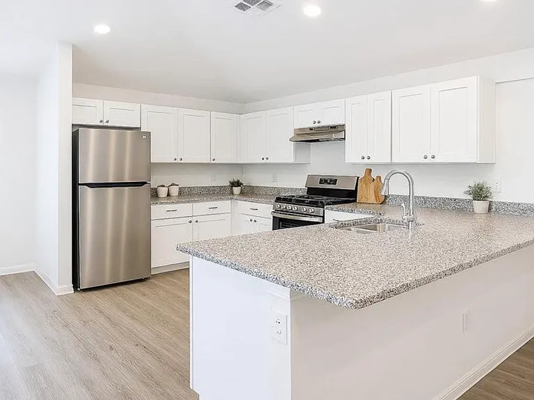 2106 Fernwood St #2106 — Photo 3