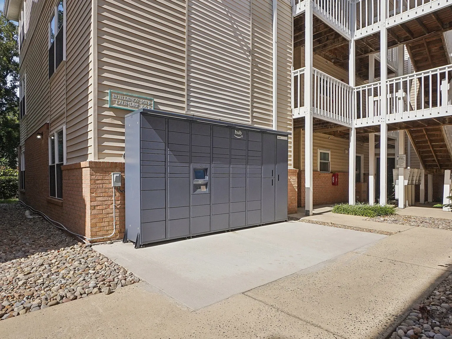 Poplar Manor — Photo 3