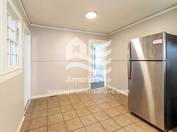923080_005_dining_room_13911538.jpg