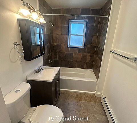 5th image of 19 Grand St #1