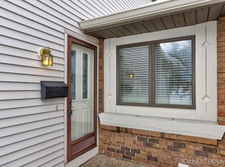 897 Creekridge Dr, Holland, MI 49423
