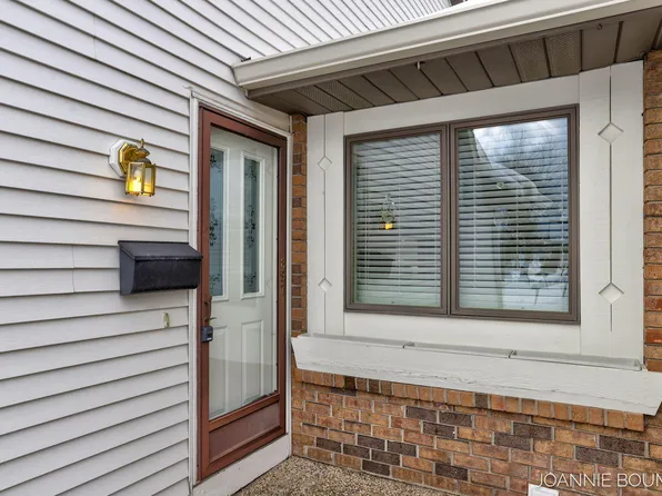 897 Creekridge Dr, Holland, MI 49423