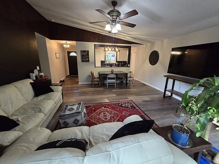 11 Blandford Ln — Photo 13