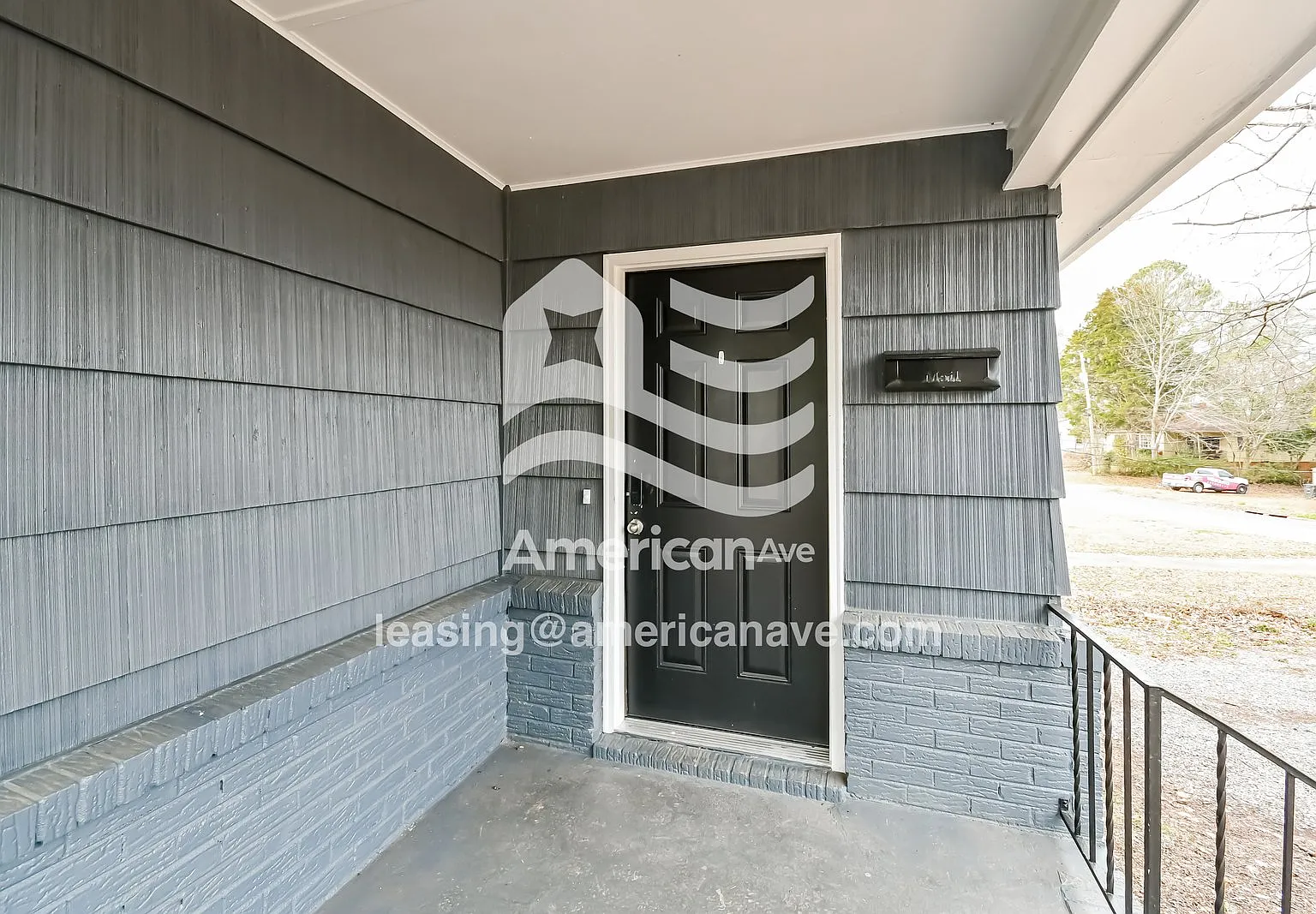 3 bed, 1.0 bath, 1109 sqft, $1,182 — Photo 3