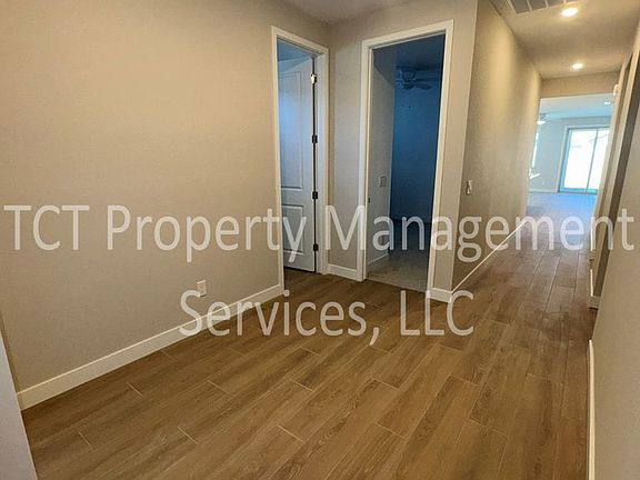 2nd image of 808 W Sparrow Dr