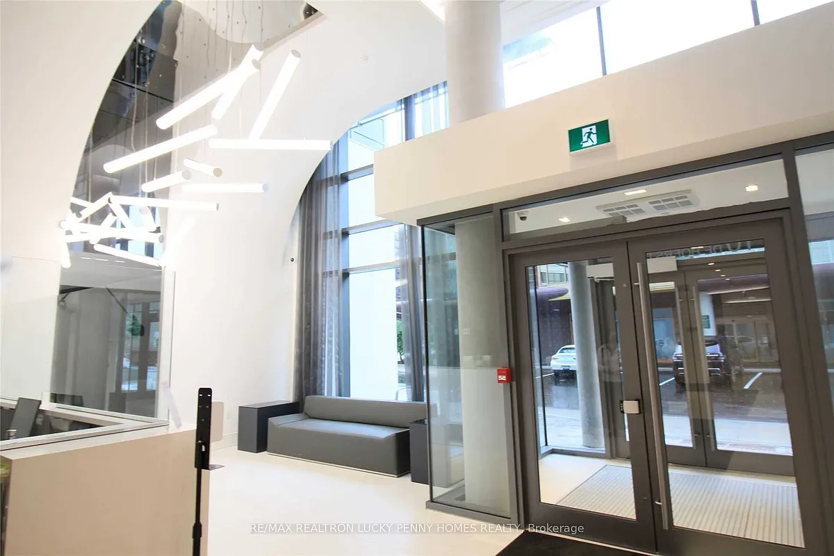 Building Photo - 10 De Boers Dr #810