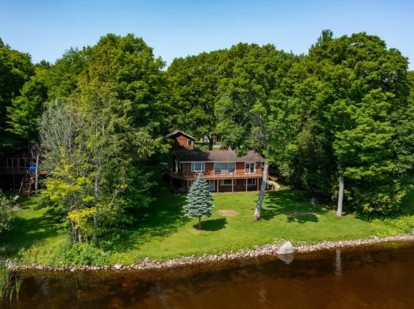 614 Lake Rd, Chateaugay, NY 12920