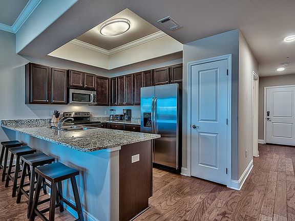Stainless appliances +pantry