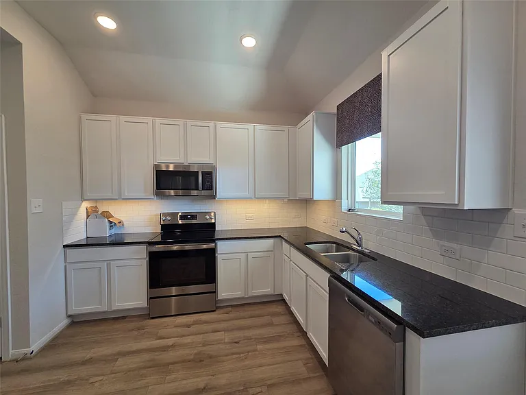 8902 Grand Western — Photo 18