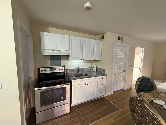 2nd image of 147 W Acacia Ave #133A