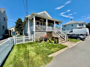 57 D St, Hull, MA 02045