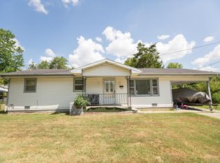 621 Saint Charles St, Marshfield, MO 65706