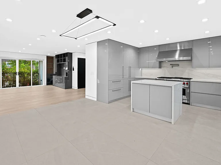 1211 S Sherbourne Dr #2 — Photo 1