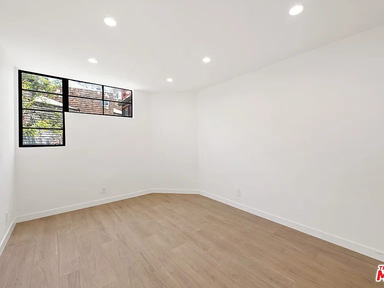 29233 Heathercliff Rd #4 — Photo 11