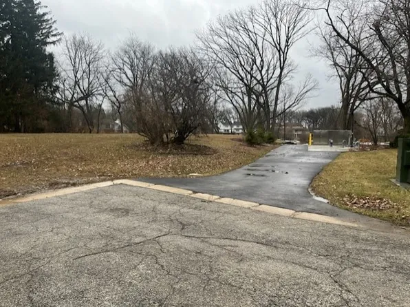 7 Berseem Ct, Oak Brook, IL 60523