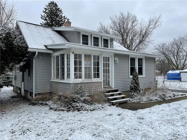 6 Danford St, Sodus, NY 14551