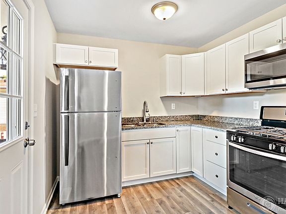 5th image of 3517 Winhaven Dr