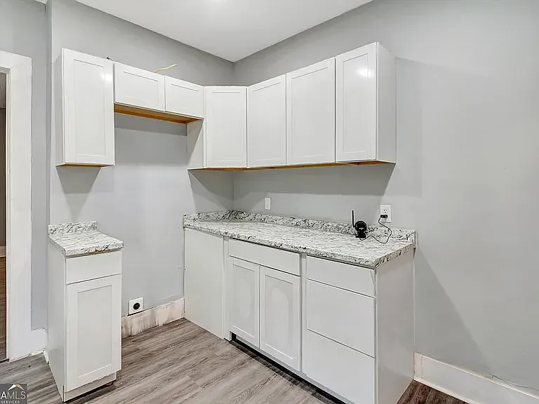 452 Forest Ave — Photo 12