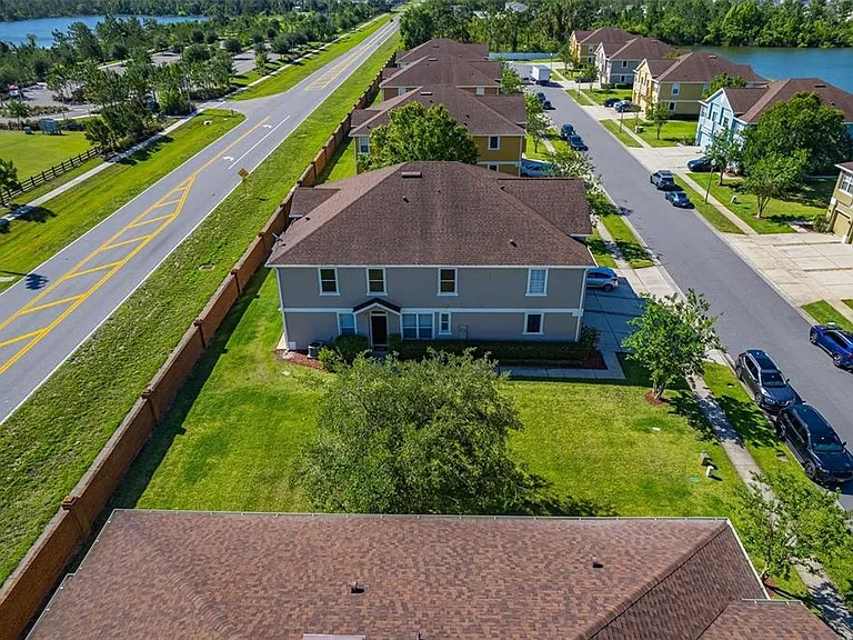 10907 Derringer Dr — Photo 34