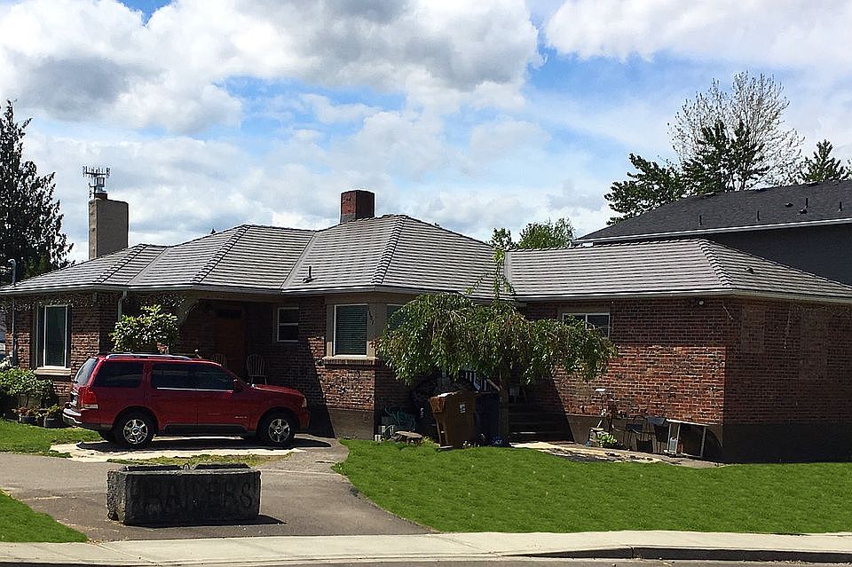 2nd image of 6802 E Portland Ave