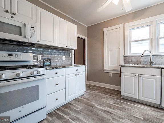 3rd image of 1025 Market St