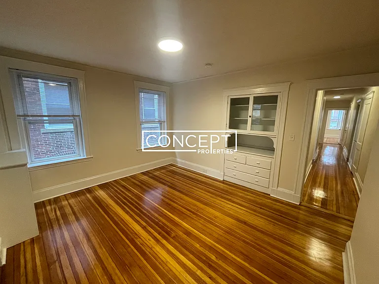 8 Barrows St #3 — Photo 12