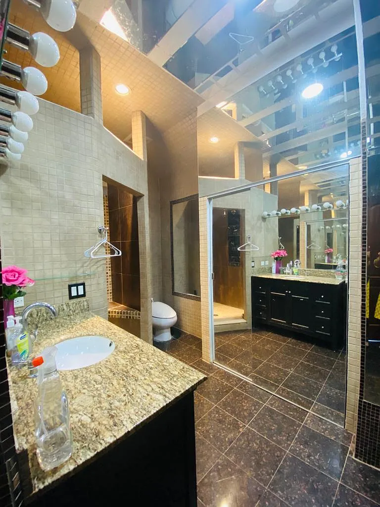 2 bed, 1800 sqft, $2,200 — Photo 3