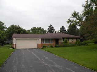 18665 Midland Pl, Brookfield, WI 53045