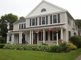 19 Oak Bluff Cir, Plymouth, MA 02360