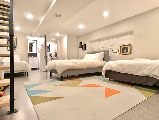 Rented by Bohemia Realty Group | media 12