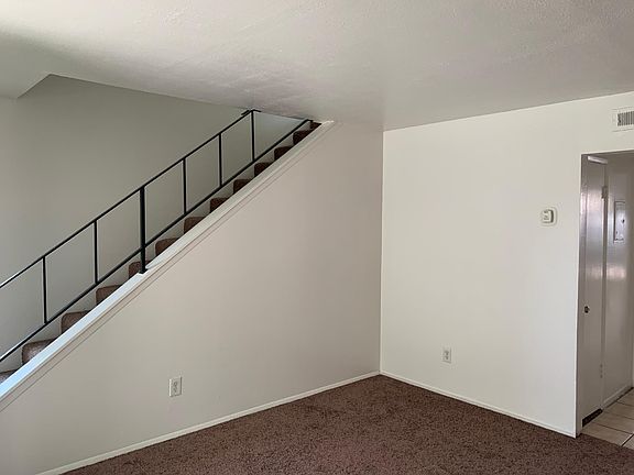 5th image of 1018 N Sacramento Ave