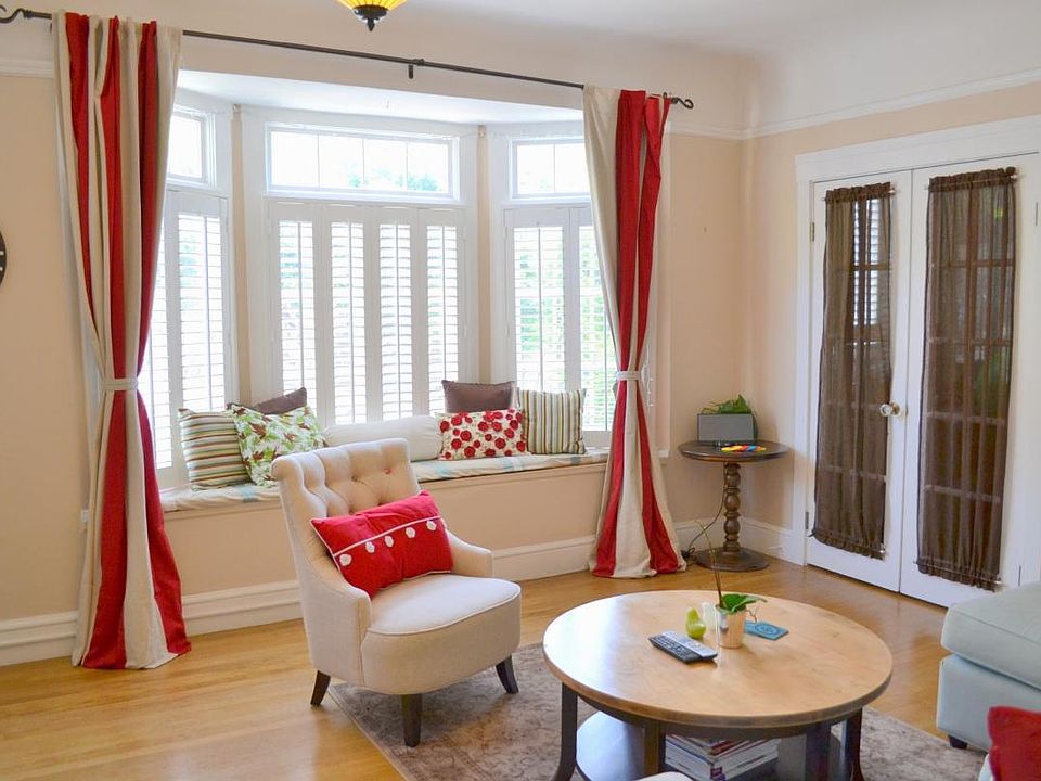 Light, bright Living Room
