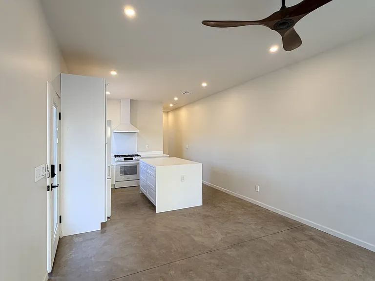 1122 E McKinley St #B — Photo 2