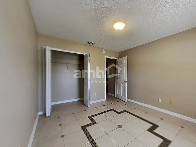 2064 Hunters Trace Cir — Photo 21