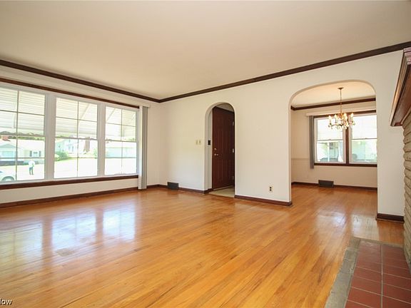 5th image of 2595 Arrowae Dr