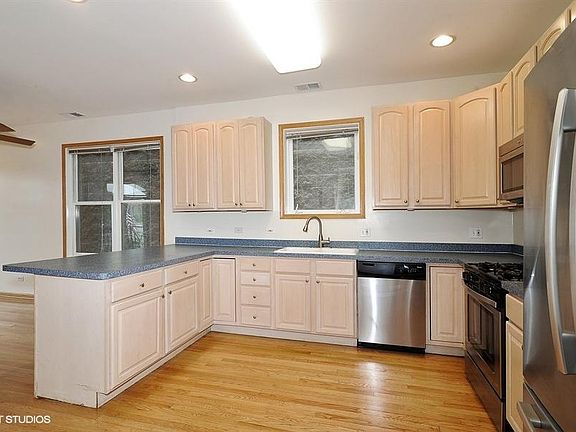 4th image of 1449 W Belmont Ave APT 3N