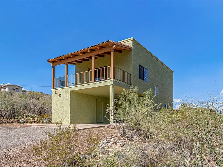 311 N Hillside Dr — Photo 3