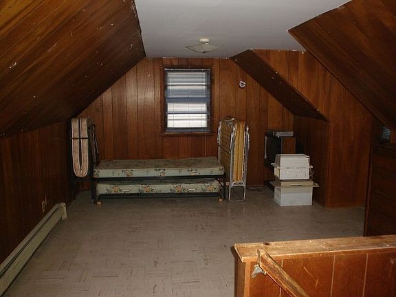 Full Sized Bedroom w/bath