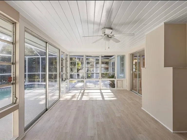 835 Royal Palm Pl — Photo 10