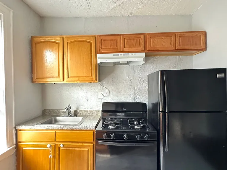 691 Elizabeth Ave #67 — Photo 2