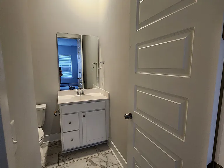 112 Ashworth Dr — Photo 5