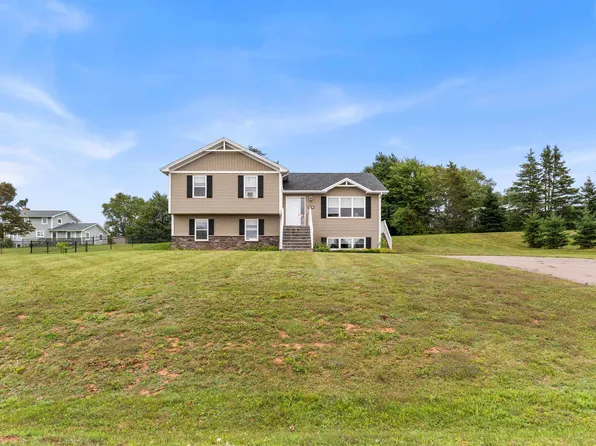 19 Brookside Dr, Stratford, PE C1B 1K8